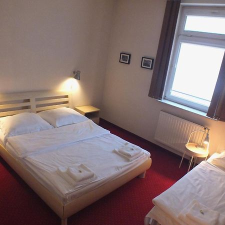 Motel Subaru Varsóvia Exterior foto