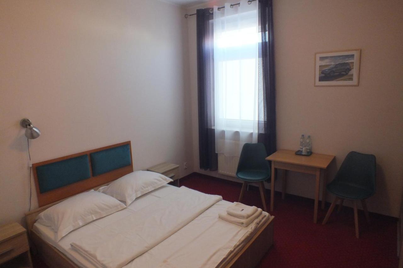 Motel Subaru Varsóvia Exterior foto