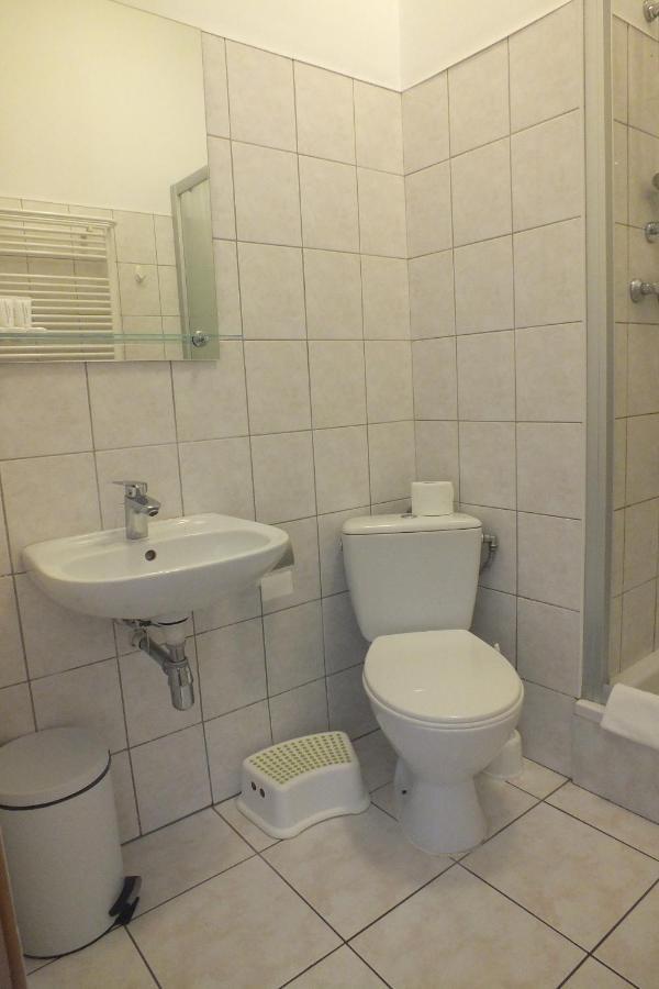 Motel Subaru Varsóvia Exterior foto