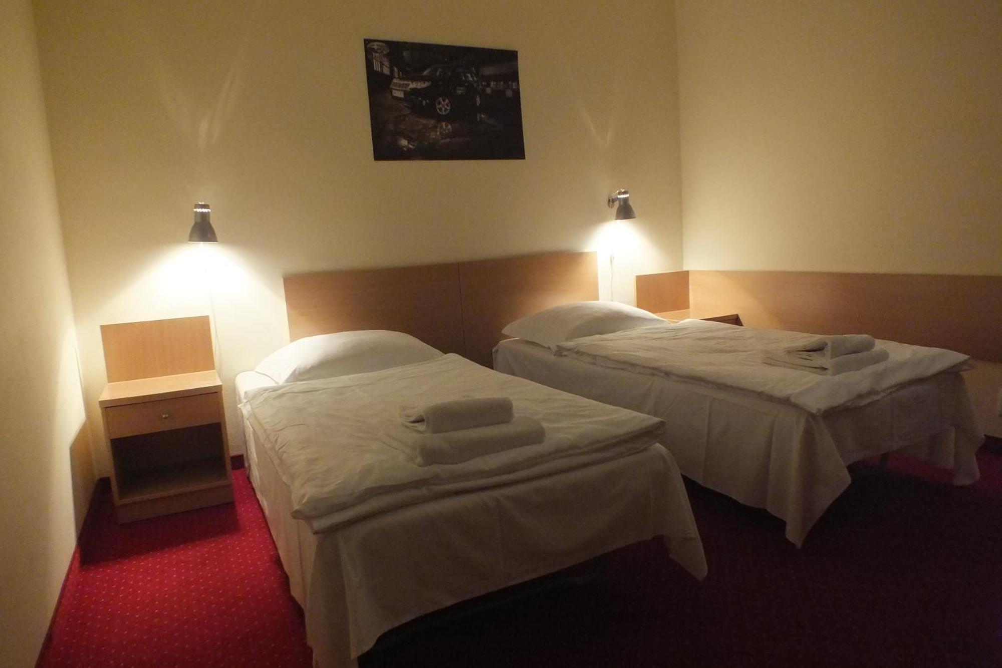 Motel Subaru Varsóvia Exterior foto