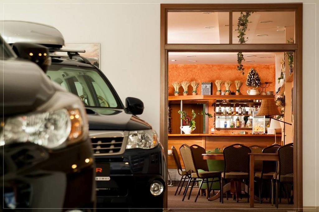 Motel Subaru Varsóvia Exterior foto