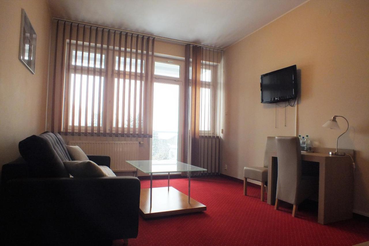 Motel Subaru Varsóvia Exterior foto
