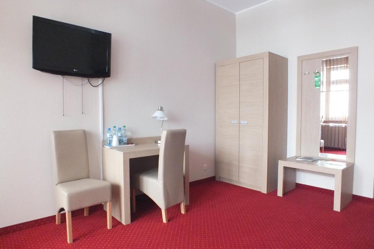 Motel Subaru Varsóvia Exterior foto